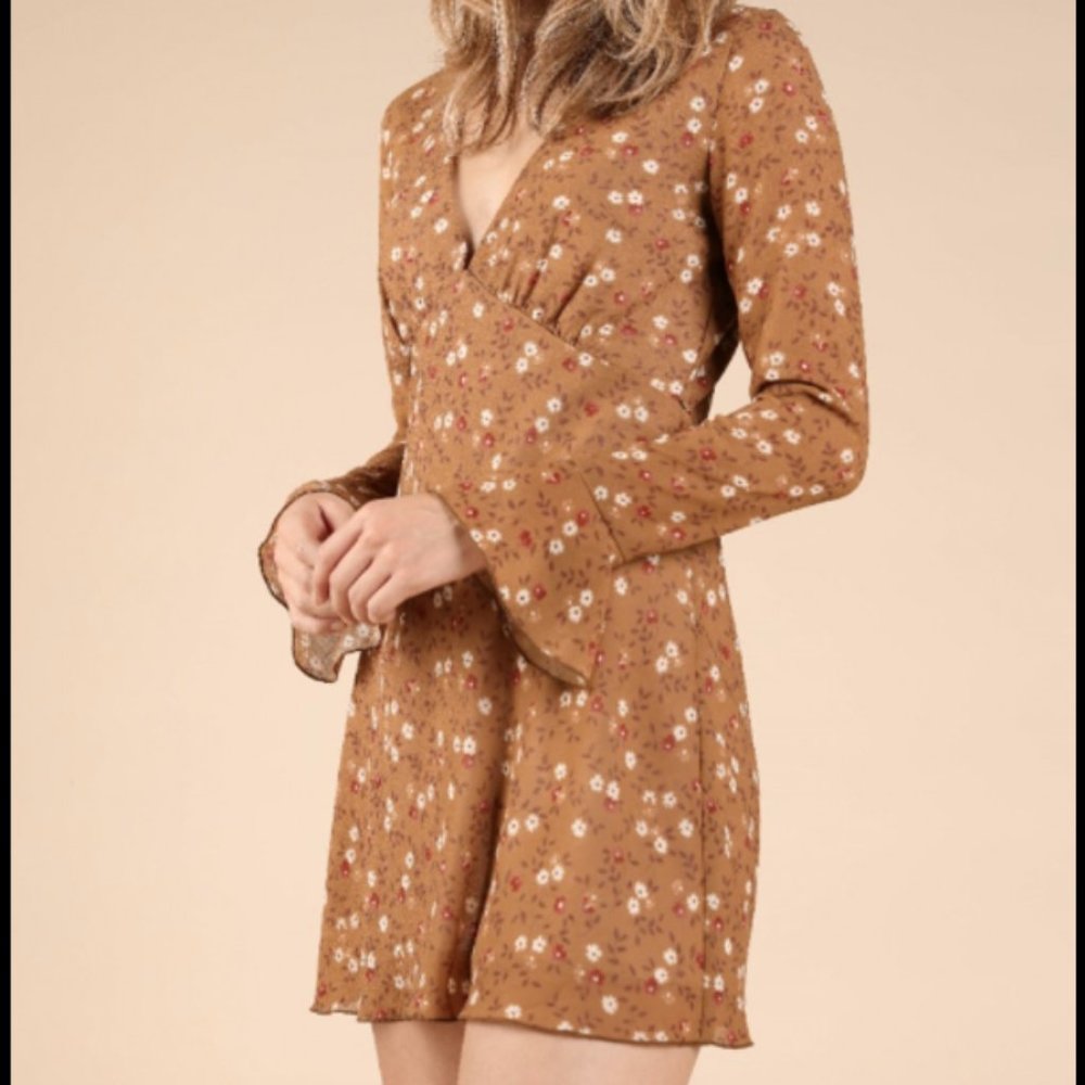 WILD HONEY NWOT MEDIUM COFFEE FLORAL DRESS
